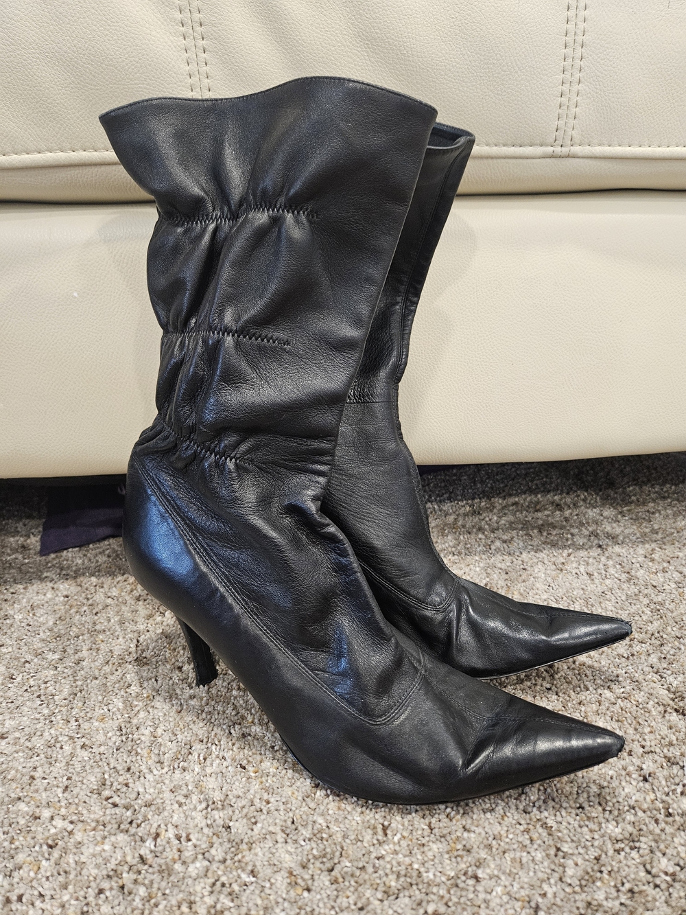 Nine West Black Pointed-Toe Mid-Calf Heeled Boots. Smoke Pet Free Home